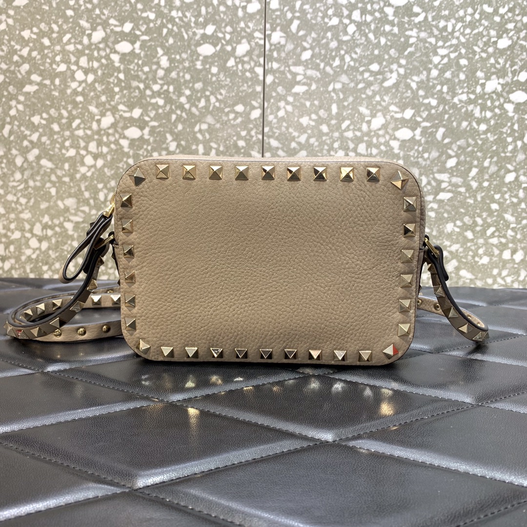 Valentino Garavani Rockstud Crossbody Camera Bag in Grey Grainy Calfskin